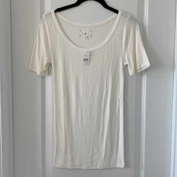 Lou & Grey Tops - NWT LOU & GREY White Rayon/Spandex Short Sleeves Top Size Medium